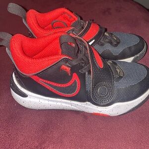 Red black Nike Team hustle D 11 boys size 11C